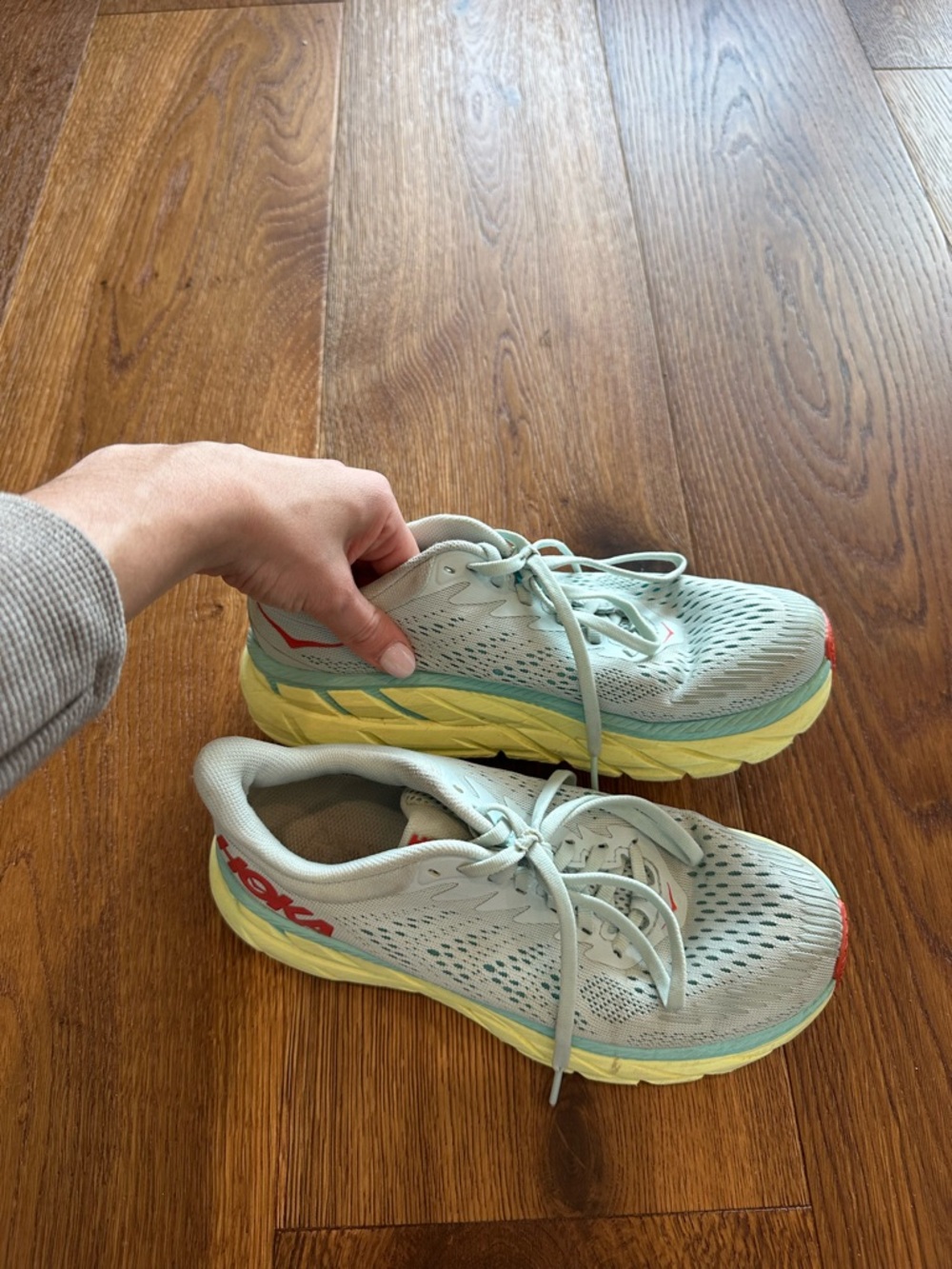Women’s Hoka Clifton 8 Size 6